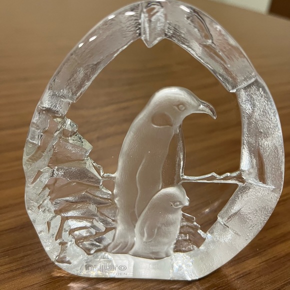 Nybro Sweden Crystal winter ice scene penguin and baby display/paperweight gift. - Picture 2 of 14